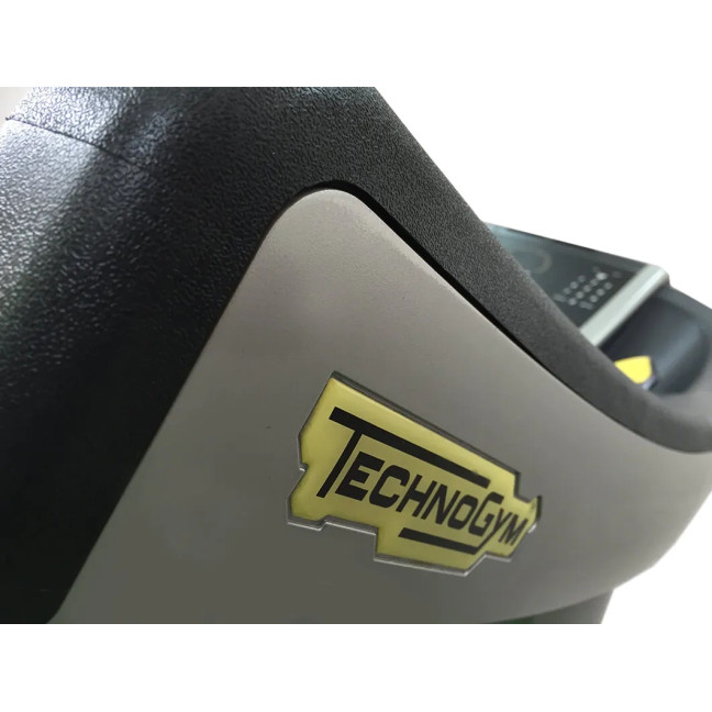 TECHNOGYM New Excite Run Now 700 LED Treadmill Used/Reconditioned - Perfect condition