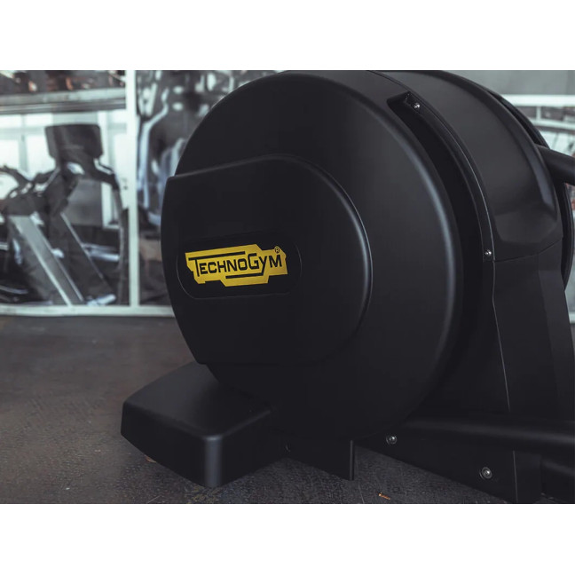 TECHNOGYM Synchro New Excite 700 LED elliptical trainer Used/Reconditioned - Perfect condition