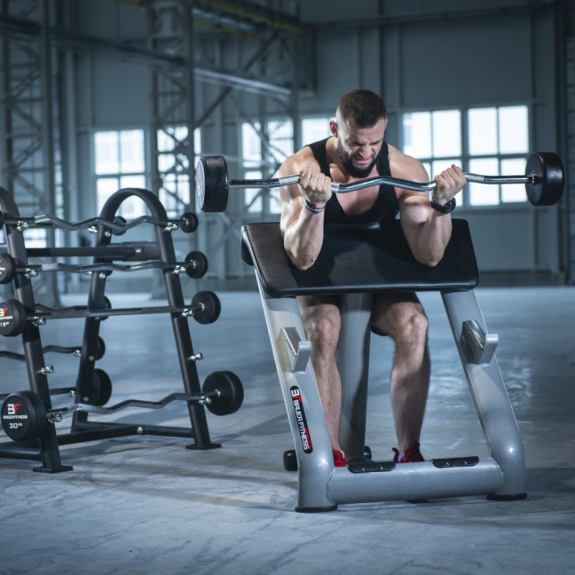 Curl bar with a load of 7.5 - 60 kg