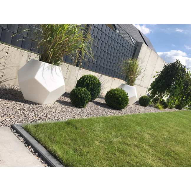 Alma white garden pot with lighting