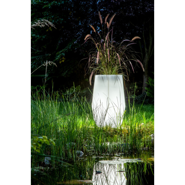 White garden pot bari with lighting