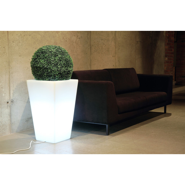 White Slim garden pot with lighting