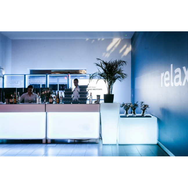 Designer Monumo Slim Line M pot with lighting