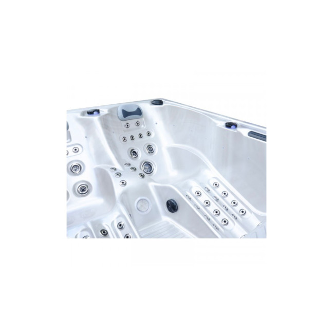 Christi Spa Platinum - Luxurious 3-person Spa with Hydromassage for Absolute Relaxation and Renewal