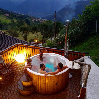 DeLux 220 Hot Tub - Luxurious Outdoor Spa