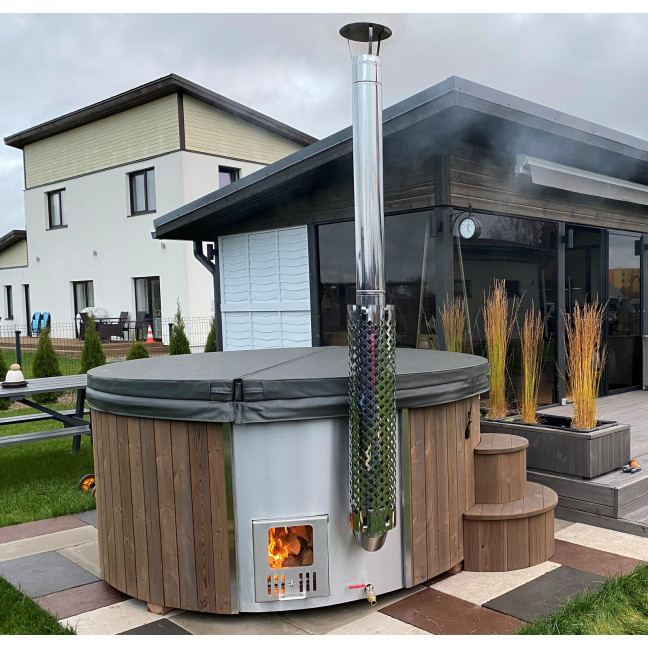 DeLux 220 Hot Tub - Luxurious Outdoor Spa