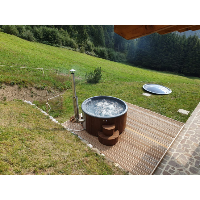 DeLux 220 Hot Tub - Luxurious Outdoor Spa