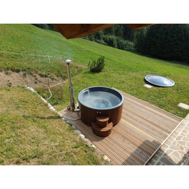 DeLux 220 Hot Tub - Luxurious Outdoor Spa
