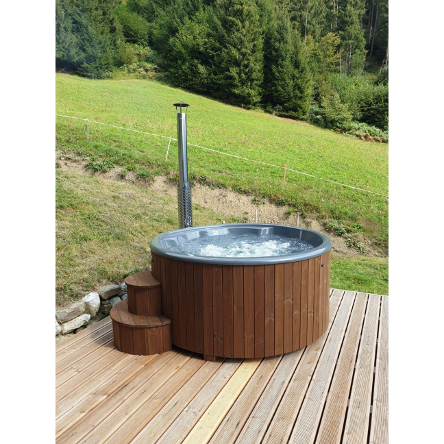 DeLux 220 Hot Tub - Luxurious Outdoor Spa